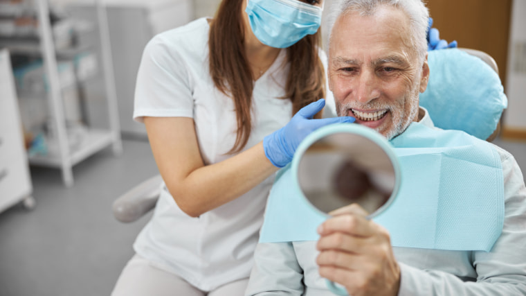 ¿Cuánto cuesta un implante dental?